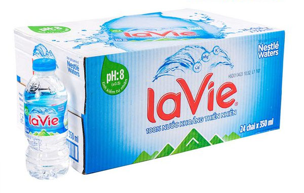 Nước suối Lavie 250ml được nhiều khách hàng tin dùng