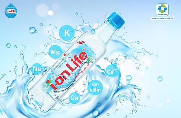 Có thể chọn nước Ion Life uống hằng ngày để hỗ trợ làn da đẹp hơn