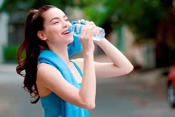Nên sử dụng kết hợp nước khoáng và nước tinh khiết