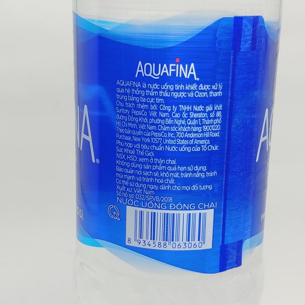Những thông tin trên nhãn chai nước Aquafina